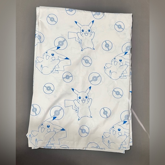 Northwest Pokémon Pikachu & Poke Ball Print White Twin Flat Sheet - Picture 6 of 8